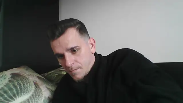 Snapshot of Huge_cock22cm chatting on 01.26.25 Huge cock22cm online show from 01.26.25
