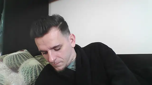 Snapshot of Huge_cock22cm chatting on 01.28.25 Huge cock22cm online show from 01.28.25