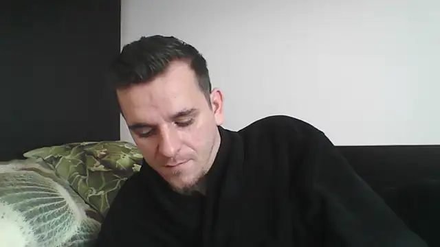 Snapshot of Huge_cock22cm chatting on 02.14.25 Huge cock22cm online show from 02.14.25