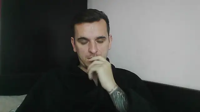Snapshot of Huge_cock22cm chatting on 02.15.25 Huge cock22cm online show from 02.15.25