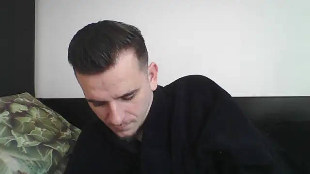 Snapshot of Huge_cock22cm chatting on 03.04.25 Huge cock22cm online show from 03.04.25