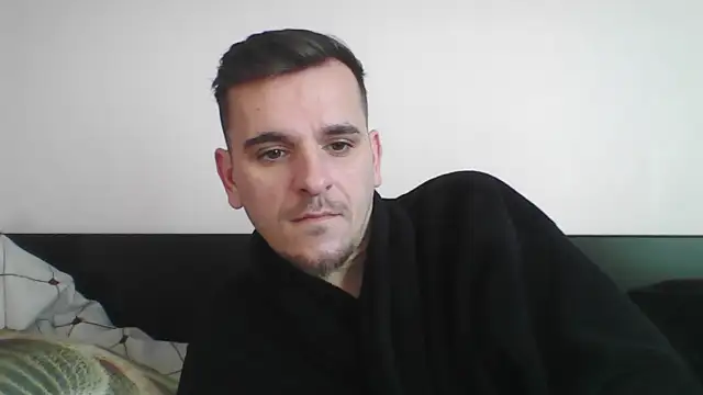 Snapshot of Huge_cock22cm chatting on 03.05.25 Huge cock22cm online show from 03.05.25