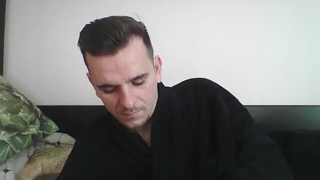 Snapshot of Huge_cock22cm chatting on 03.08.25 Huge cock22cm online show from 03.08.25