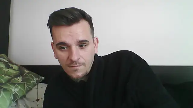 Snapshot of Huge_cock22cm chatting on 03.09.25 Huge cock22cm online show from 03.09.25