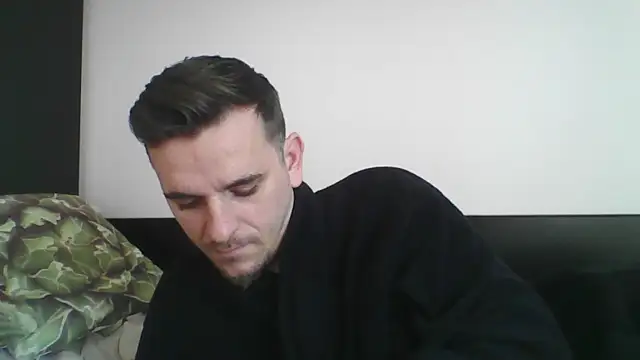 Snapshot of Huge_cock22cm chatting on 03.10.25 Huge cock22cm online show from 03.10.25
