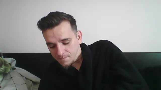 Snapshot of Huge_cock22cm chatting on 03.12.25 Huge cock22cm online show from 03.12.25