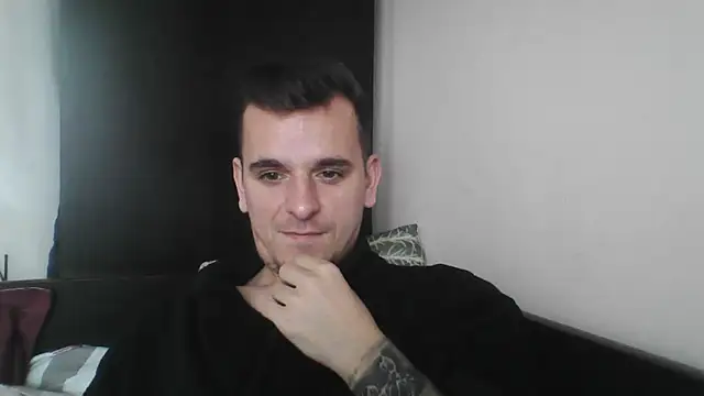 Snapshot of Huge_cock22cm chatting on 03.13.25 Huge cock22cm online show from 03.13.25