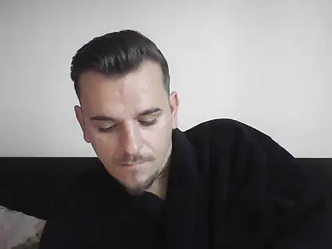 Snapshot of Huge_cock22cm chatting on 09.27.25 Huge cock22cm online show from 09.27.25