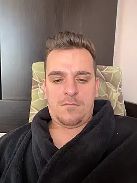 Snapshot of Huge_cock22cm chatting on 03.01.26 Huge cock22cm online show from 03.01.26