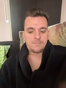 Snapshot of Huge_cock22cm chatting on 03.29.26 Huge cock22cm online show from 03.29.26