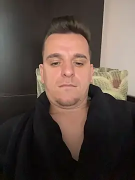 Snapshot of Huge_cock22cm chatting on 04.01.26 Huge cock22cm online show from 04.01.26