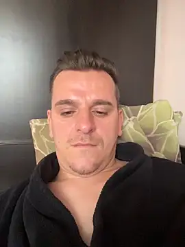 Snapshot of Huge_cock22cm chatting on 04.07.26 Huge cock22cm online show from 04.07.26