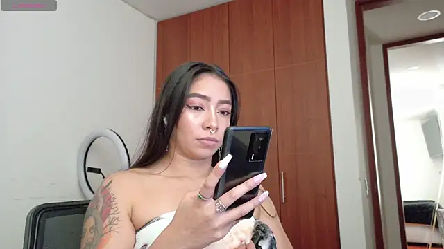 Snapshot of megan_bluee23 chatting on 01.09.26 megan bluee23 online show from 01.09.26