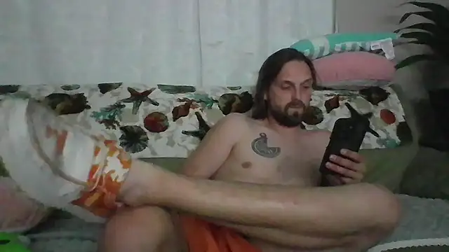 Snapshot of VitaminDrewFl chatting on 05.07.26 VitaminDrewFl online show from 05.07.26