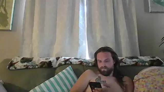 Snapshot of VitaminDrewFl chatting on 05.23.26 VitaminDrewFl online show from 05.23.26