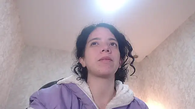 Snapshot of EmmaCowperr chatting on 01.10.25 EmmaCowperr online show from 01.10.25