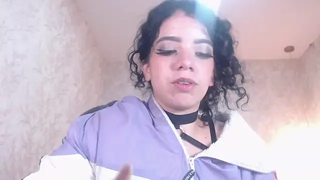 Snapshot of EmmaCowperr chatting on 01.13.25 EmmaCowperr online show from 01.13.25