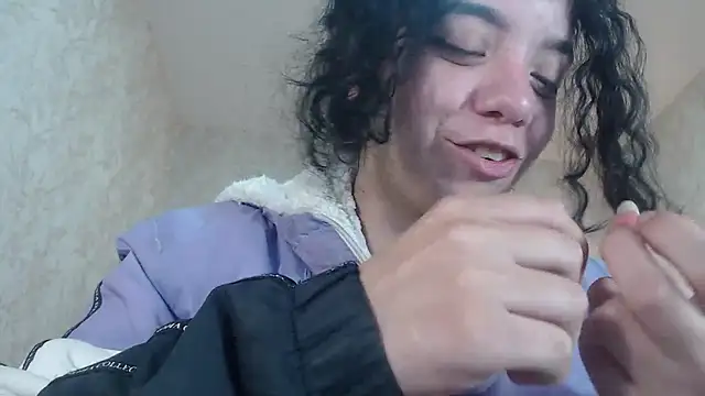 Snapshot of EmmaCowperr chatting on 01.15.25 EmmaCowperr online show from 01.15.25