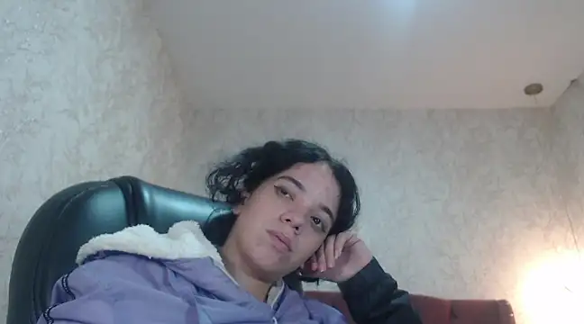 Snapshot of EmmaCowperr chatting on 01.15.25 EmmaCowperr online show from 01.15.25