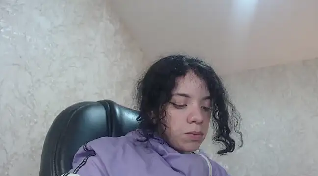 Snapshot of EmmaCowperr chatting on 01.16.25 EmmaCowperr online show from 01.16.25