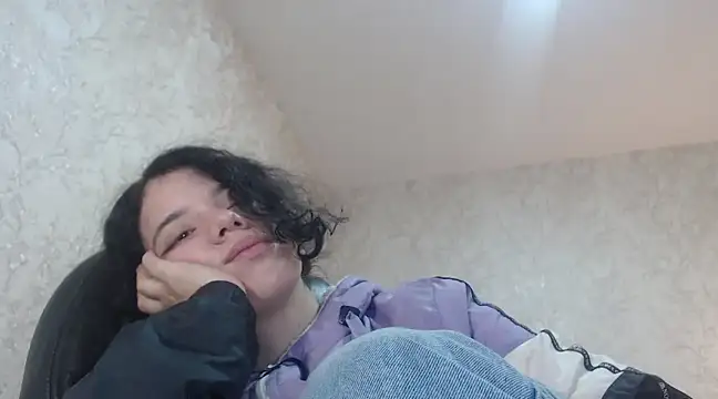 Snapshot of EmmaCowperr chatting on 01.16.25 EmmaCowperr online show from 01.16.25