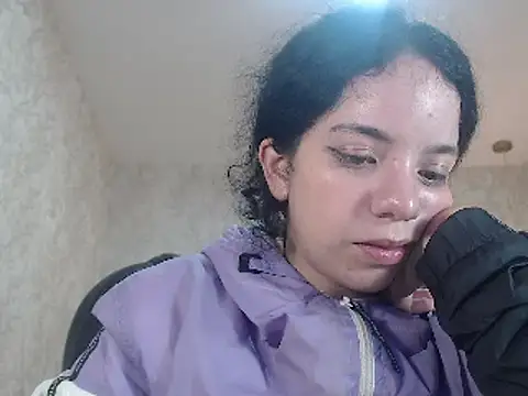 Snapshot of EmmaCowperr chatting on 01.16.25 EmmaCowperr online show from 01.16.25