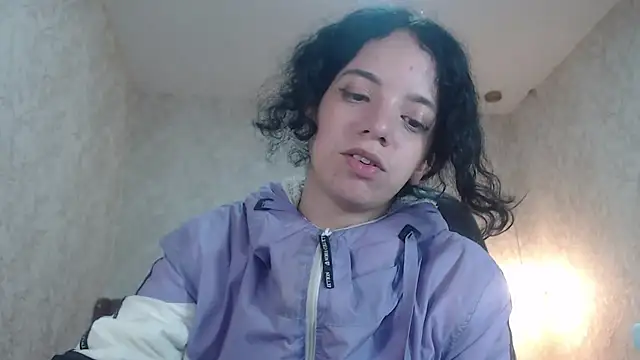 Snapshot of EmmaCowperr chatting on 01.16.25 EmmaCowperr online show from 01.16.25