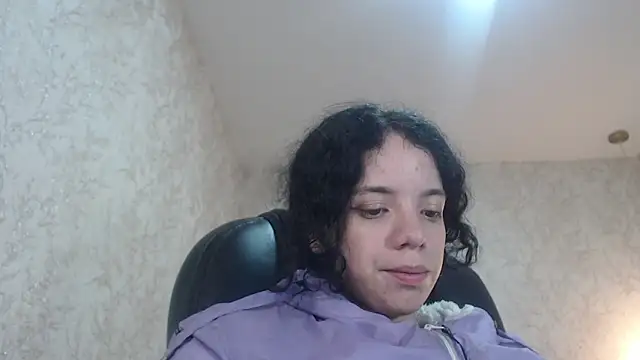 Snapshot of EmmaCowperr chatting on 01.16.25 EmmaCowperr online show from 01.16.25