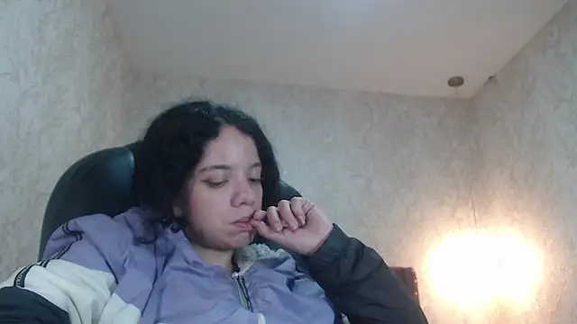 Snapshot of EmmaCowperr chatting on 01.16.25 EmmaCowperr online show from 01.16.25