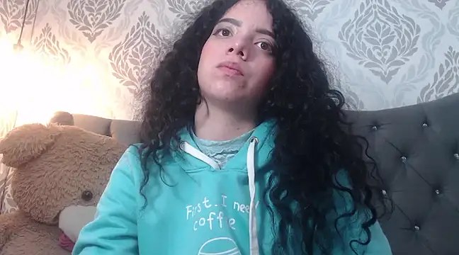 Snapshot of EmmaCowperr chatting on 02.23.25 EmmaCowperr online show from 02.23.25