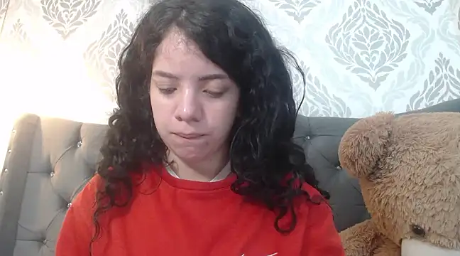 Snapshot of EmmaCowperr chatting on 02.24.25 EmmaCowperr online show from 02.24.25