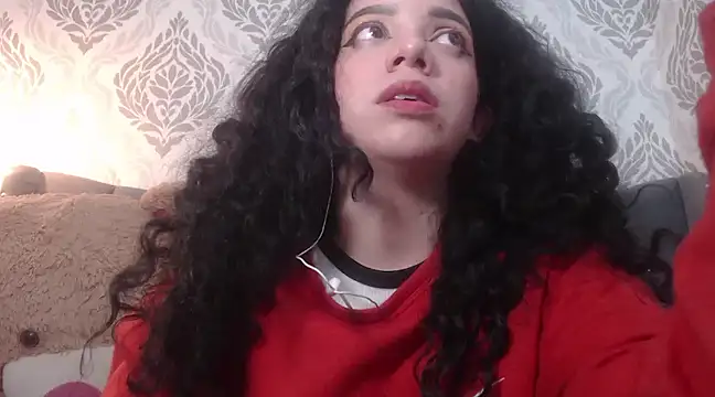 Snapshot of EmmaCowperr chatting on 02.24.25 EmmaCowperr online show from 02.24.25