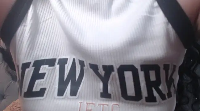 Snapshot of EmmaCowperr chatting on 02.24.25 EmmaCowperr online show from 02.24.25