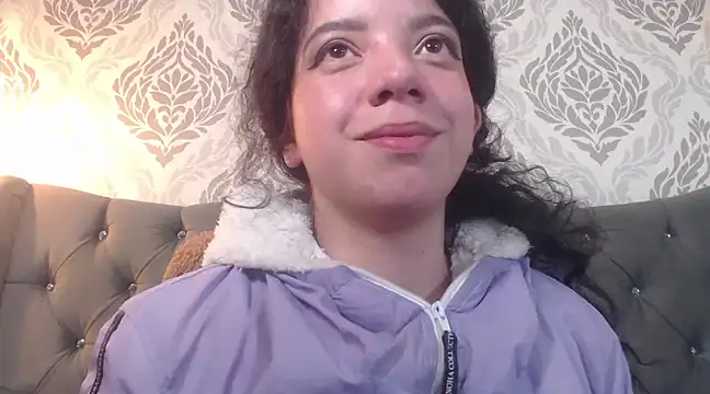 Snapshot of EmmaCowperr chatting on 02.26.25 EmmaCowperr online show from 02.26.25