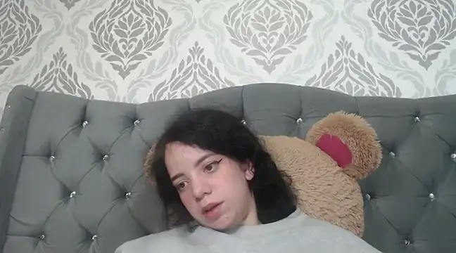 Snapshot of EmmaCowperr chatting on 03.03.25 EmmaCowperr online show from 03.03.25