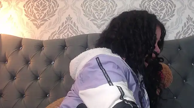 Snapshot of EmmaCowperr chatting on 03.06.25 EmmaCowperr online show from 03.06.25