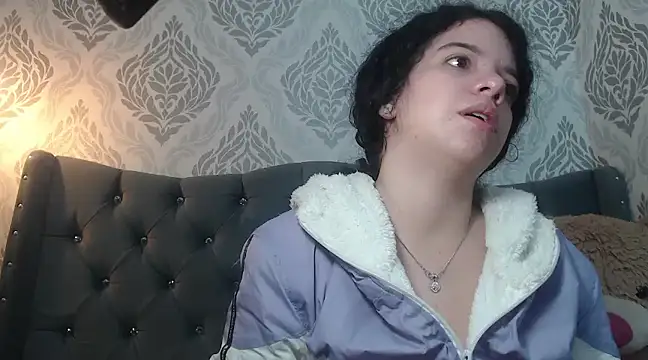 Snapshot of EmmaCowperr chatting on 03.07.25 EmmaCowperr online show from 03.07.25