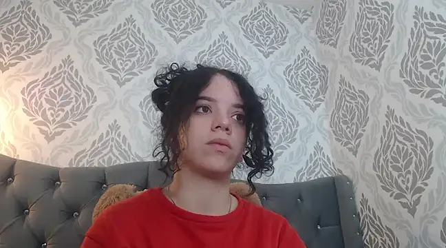 Snapshot of EmmaCowperr chatting on 03.08.25 EmmaCowperr online show from 03.08.25