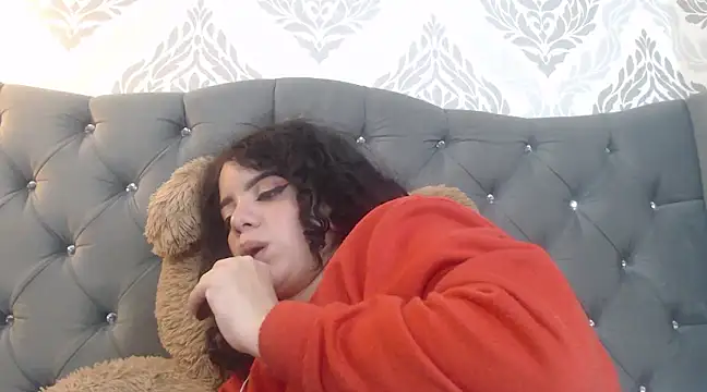 Snapshot of EmmaCowperr chatting on 03.08.25 EmmaCowperr online show from 03.08.25