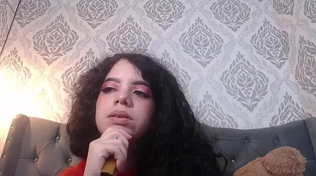 Snapshot of EmmaCowperr chatting on 03.10.25 EmmaCowperr online show from 03.10.25