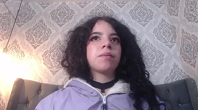 Snapshot of EmmaCowperr chatting on 03.11.25 EmmaCowperr online show from 03.11.25