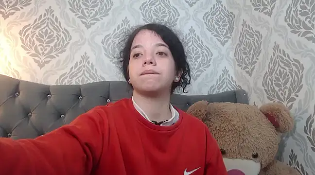 Snapshot of EmmaCowperr chatting on 03.13.25 EmmaCowperr online show from 03.13.25