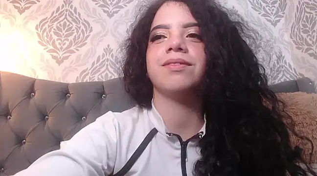 Snapshot of EmmaCowperr chatting on 03.13.25 EmmaCowperr online show from 03.13.25