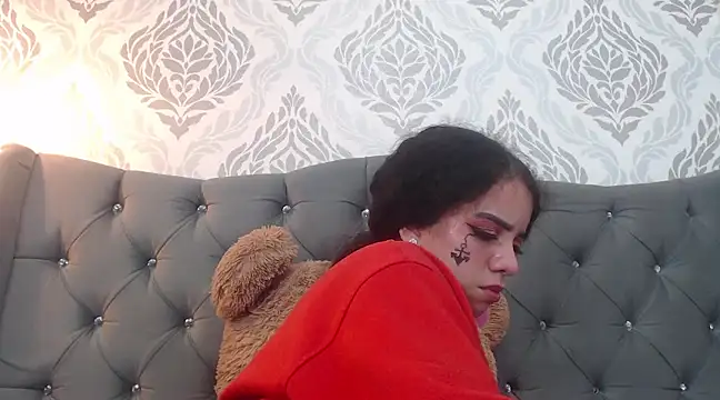 Snapshot of EmmaCowperr chatting on 03.14.25 EmmaCowperr online show from 03.14.25