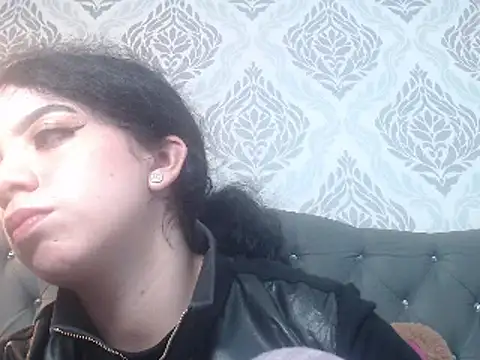 Snapshot of EmmaCowperr chatting on 03.18.25 EmmaCowperr online show from 03.18.25