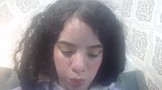 Snapshot of EmmaCowperr chatting on 03.21.25 EmmaCowperr online show from 03.21.25