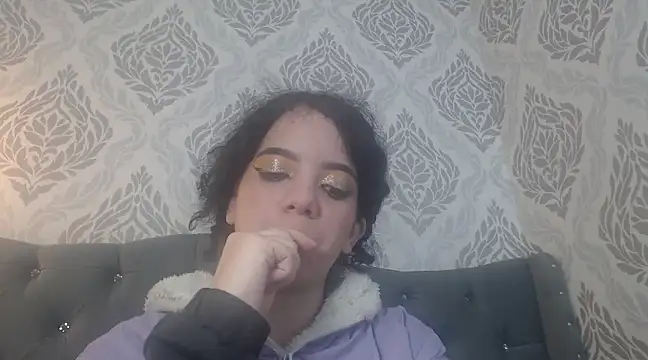 Snapshot of EmmaCowperr chatting on 03.21.25 EmmaCowperr online show from 03.21.25