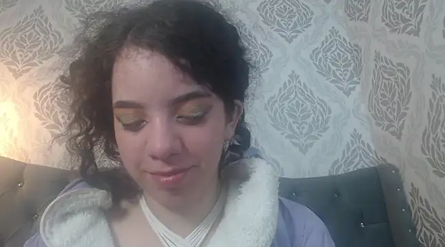 Snapshot of EmmaCowperr chatting on 03.21.25 EmmaCowperr online show from 03.21.25