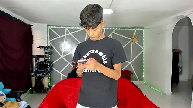 oliverhot2005 online show from 01.29.25