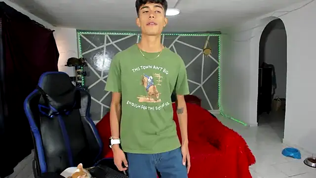 oliverhot2005 online show from 01.31.25